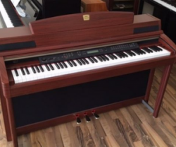 Yamaha CLP-270M Digital Piano